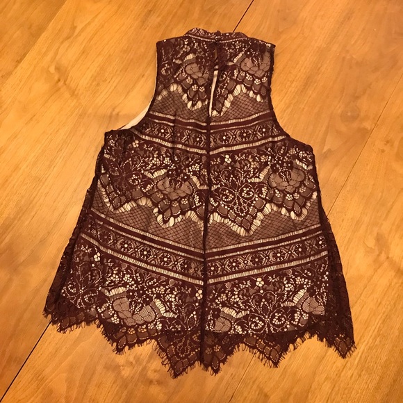 LC Lauren Conrad Mock Neck Allover Lace Halter - Picture 4 of 8